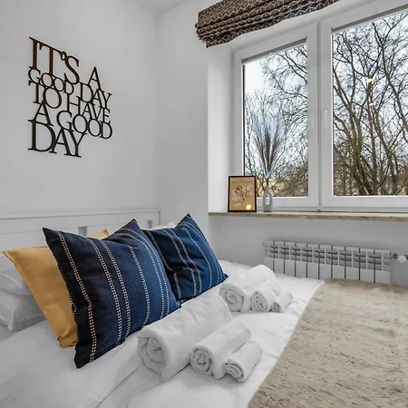 Apartman Old Town 2br Sleeps 6 Family-friendly *