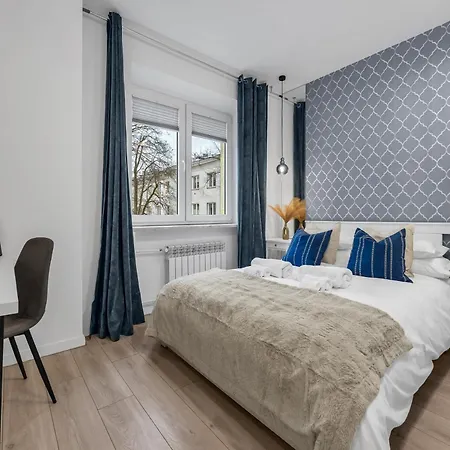 Old Town 2br Sleeps 6 Family-friendly Apartman