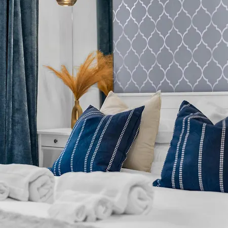 Old Town 2br Sleeps 6 Family-friendly *