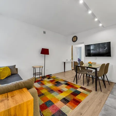 Old Town 2br Sleeps 6 Family-friendly