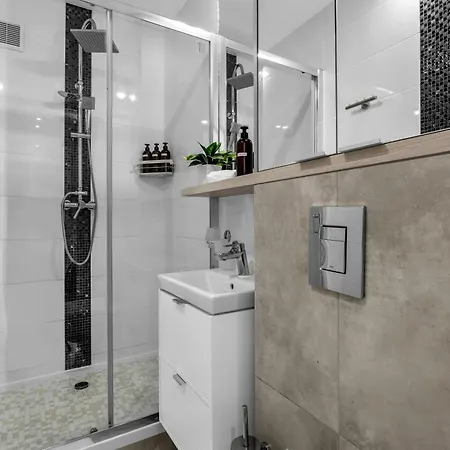 Old Town 2br Sleeps 6 Family-friendly Apartment Warsaw
