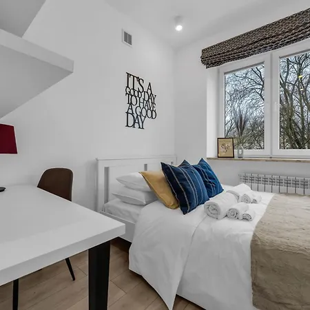 Apartment Old Town 2br Sleeps 6 Family-friendly *